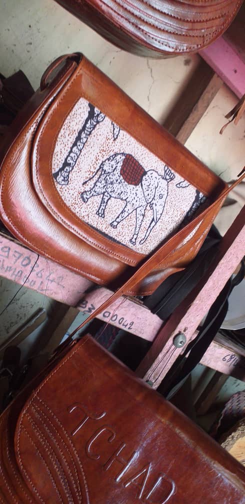Sac cuir avec motif éléphant imprimé et anse bandoulière